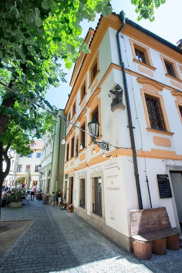Women'S Only Hostel - Female Only プラハ